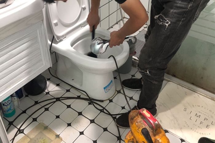 沙坡头疏通下水道