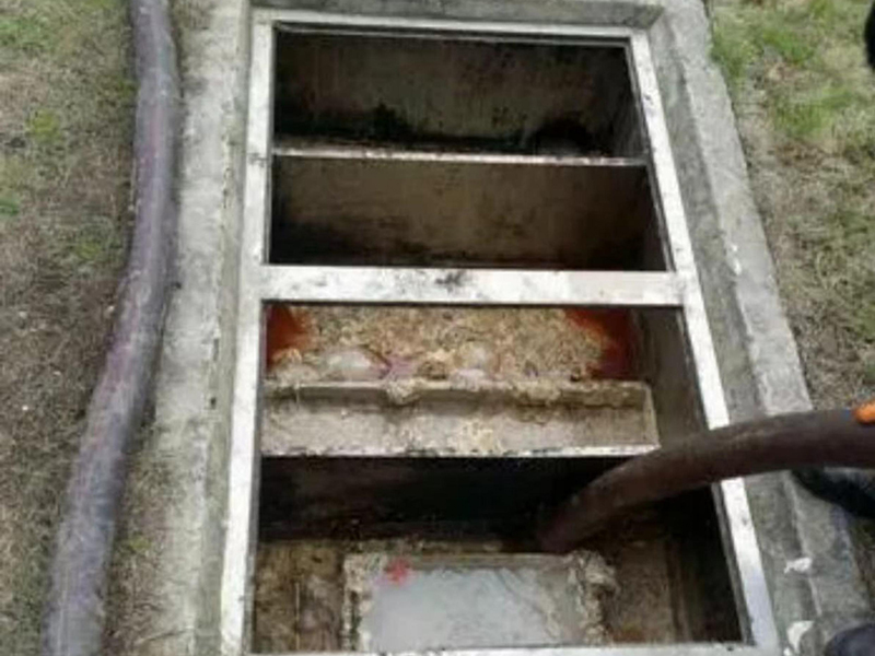 沙坡头隔油池清理