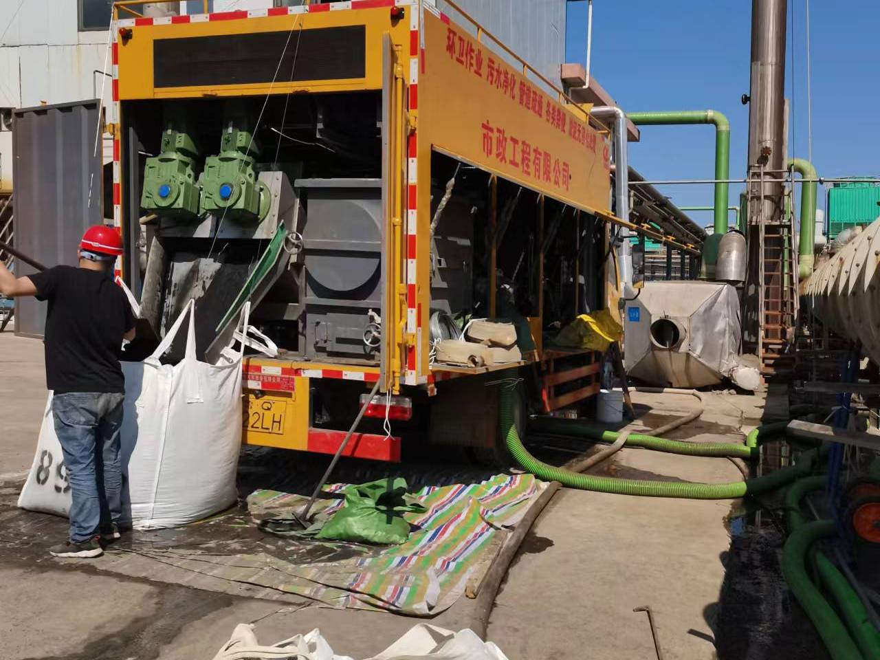 沙坡头淤泥压干处理